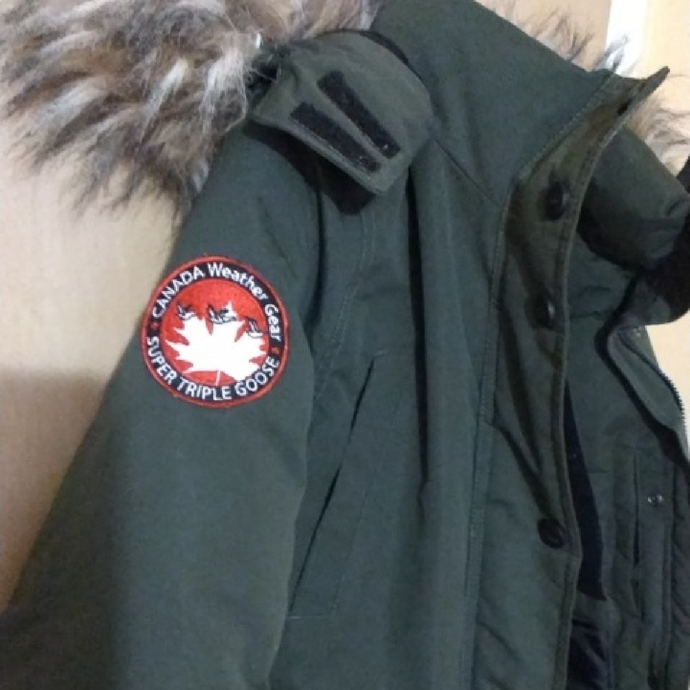 Canada Weather Gear Women's Olive Ski Jacket with Fur Hood - Picture 4 of 6